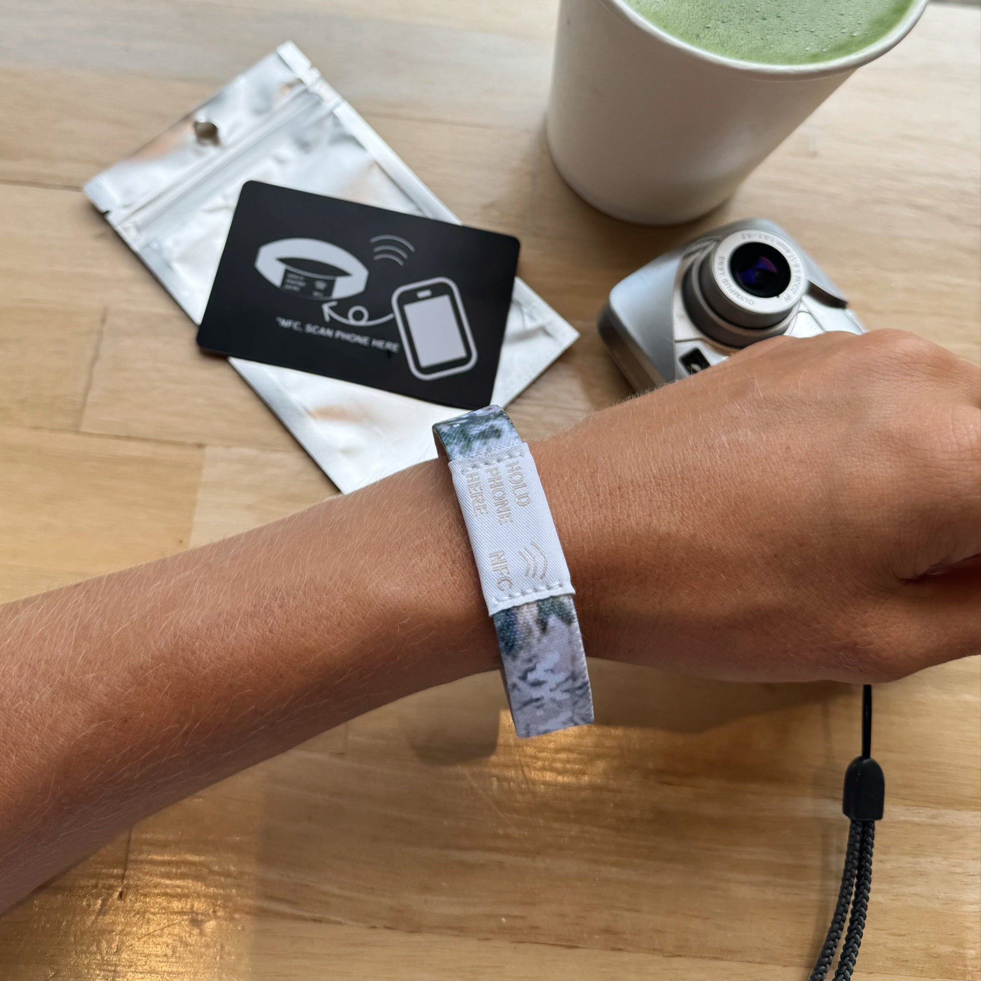 NEW! | DAILY BIBLE VERSE "WWJD X HWLF" BRACELET | LIGHT CAMO