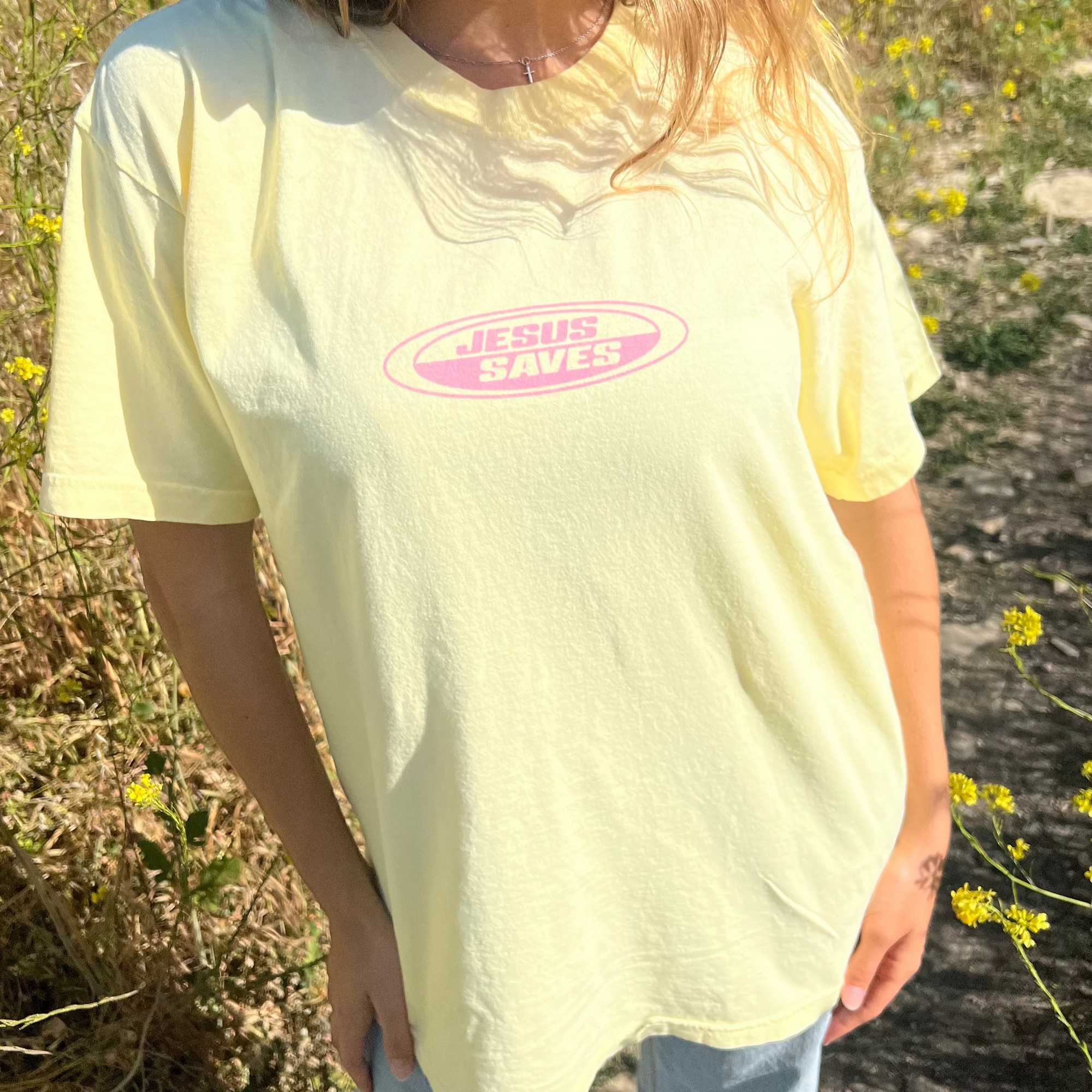 NEW! | "JESUS SAVES" RETRO COMFORT COLOR TEE | YELLOW