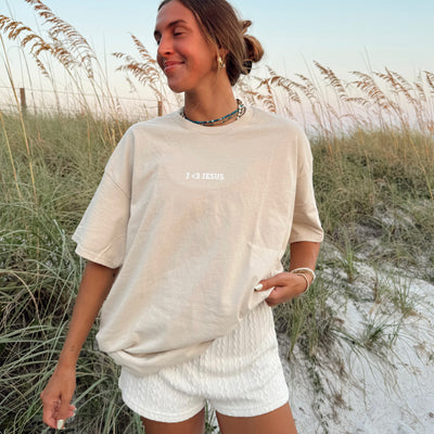 "I <3 JESUS" TEE | SAND