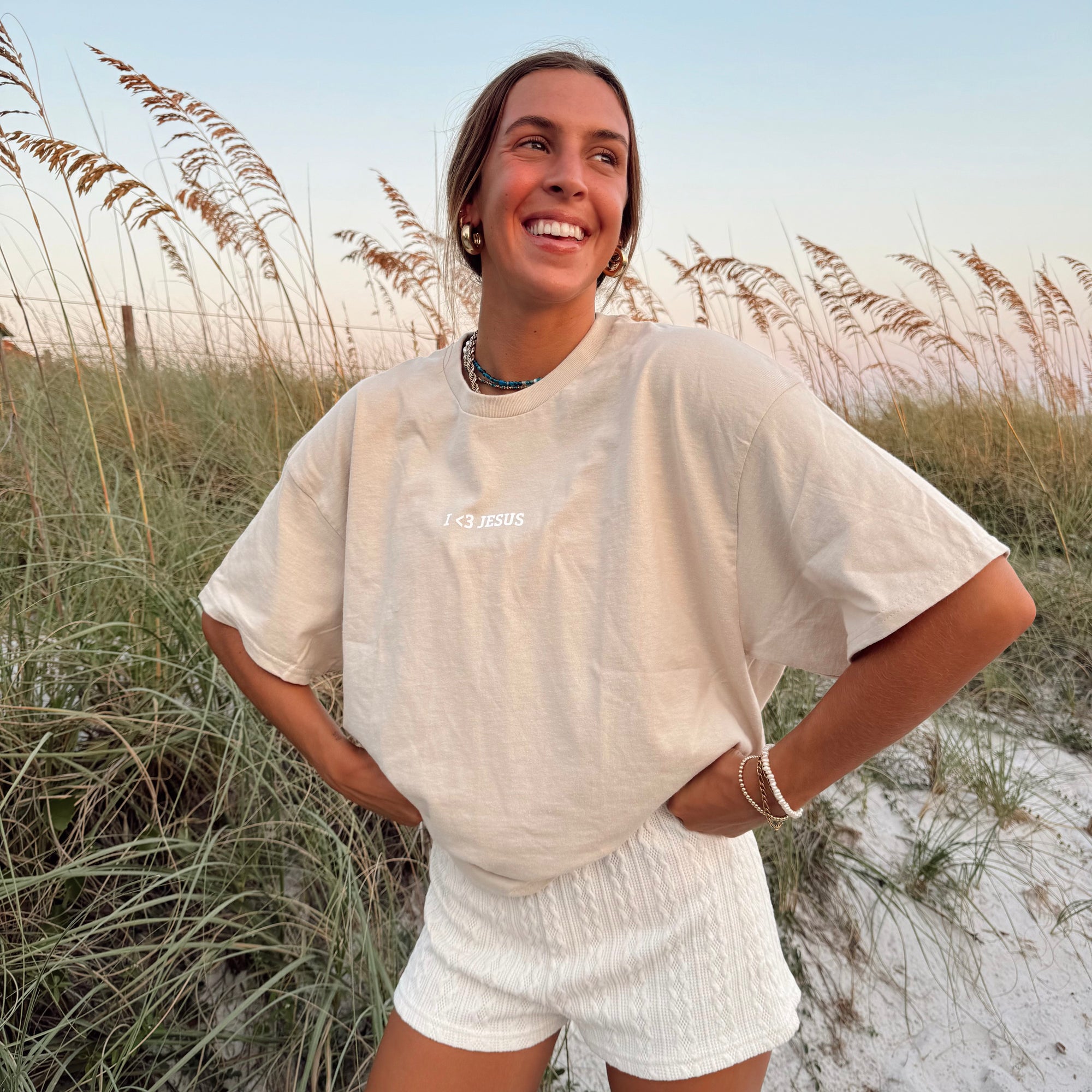 "I <3 JESUS" TEE | SAND