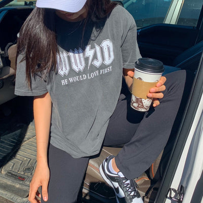 VINTAGE WWJD | COMFORT COLORS TEE | PEPPER